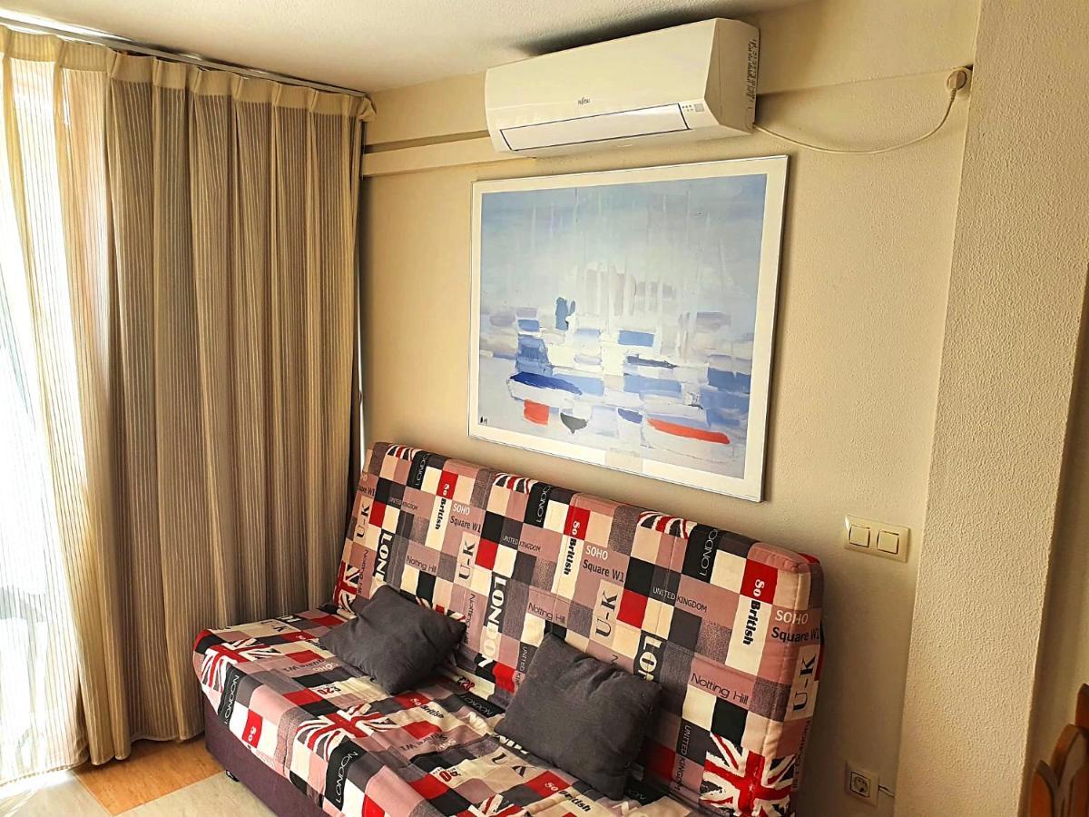 Apartamento Un Dormitorio En Benidorm Bagian luar foto