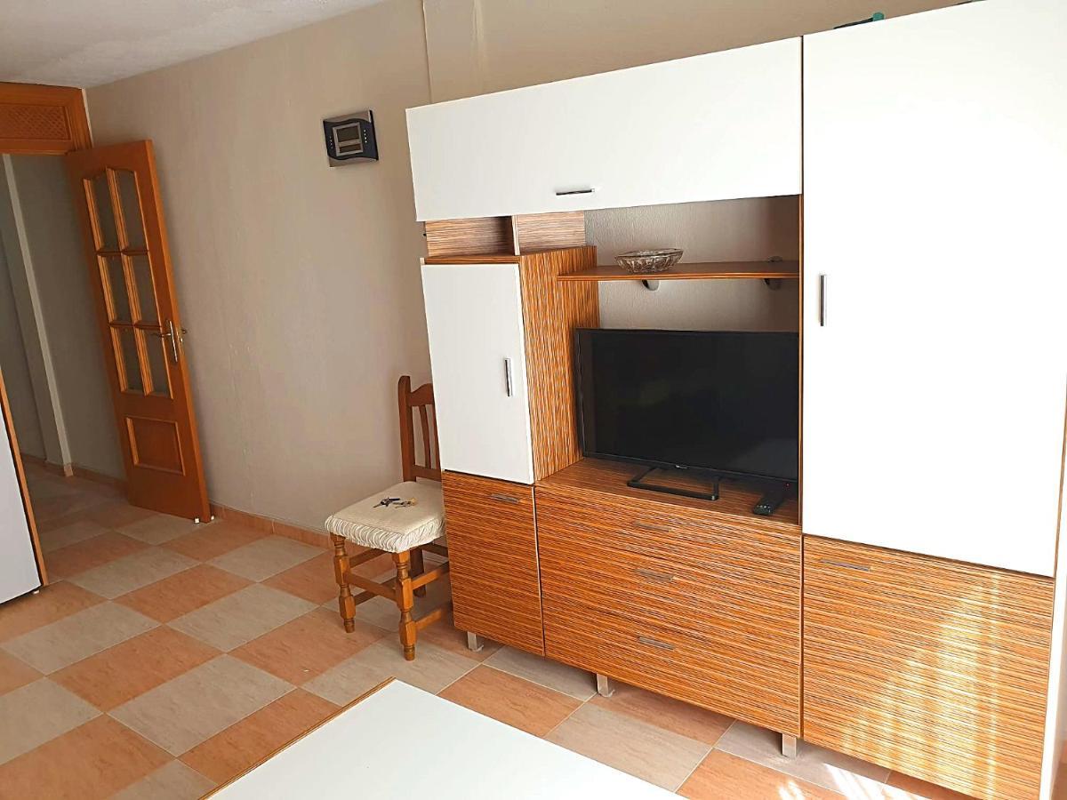 Apartamento Un Dormitorio En Benidorm Bagian luar foto