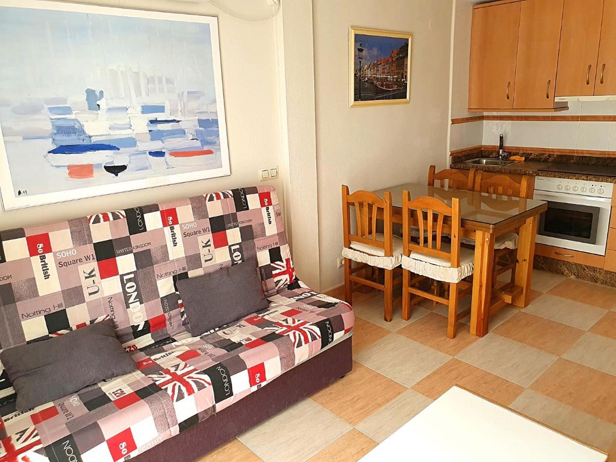 Apartamento Un Dormitorio En Benidorm Bagian luar foto