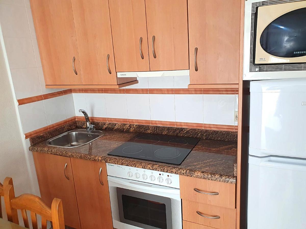 Apartamento Un Dormitorio En Benidorm Bagian luar foto