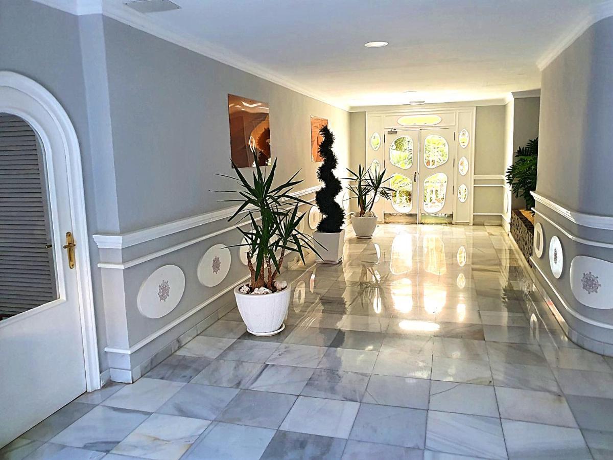Apartamento Un Dormitorio En Benidorm Bagian luar foto