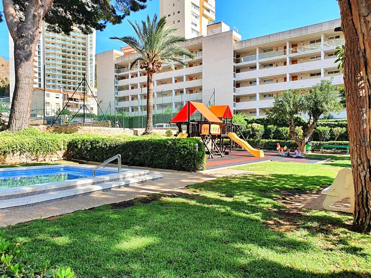 Apartamento Un Dormitorio En Benidorm Bagian luar foto