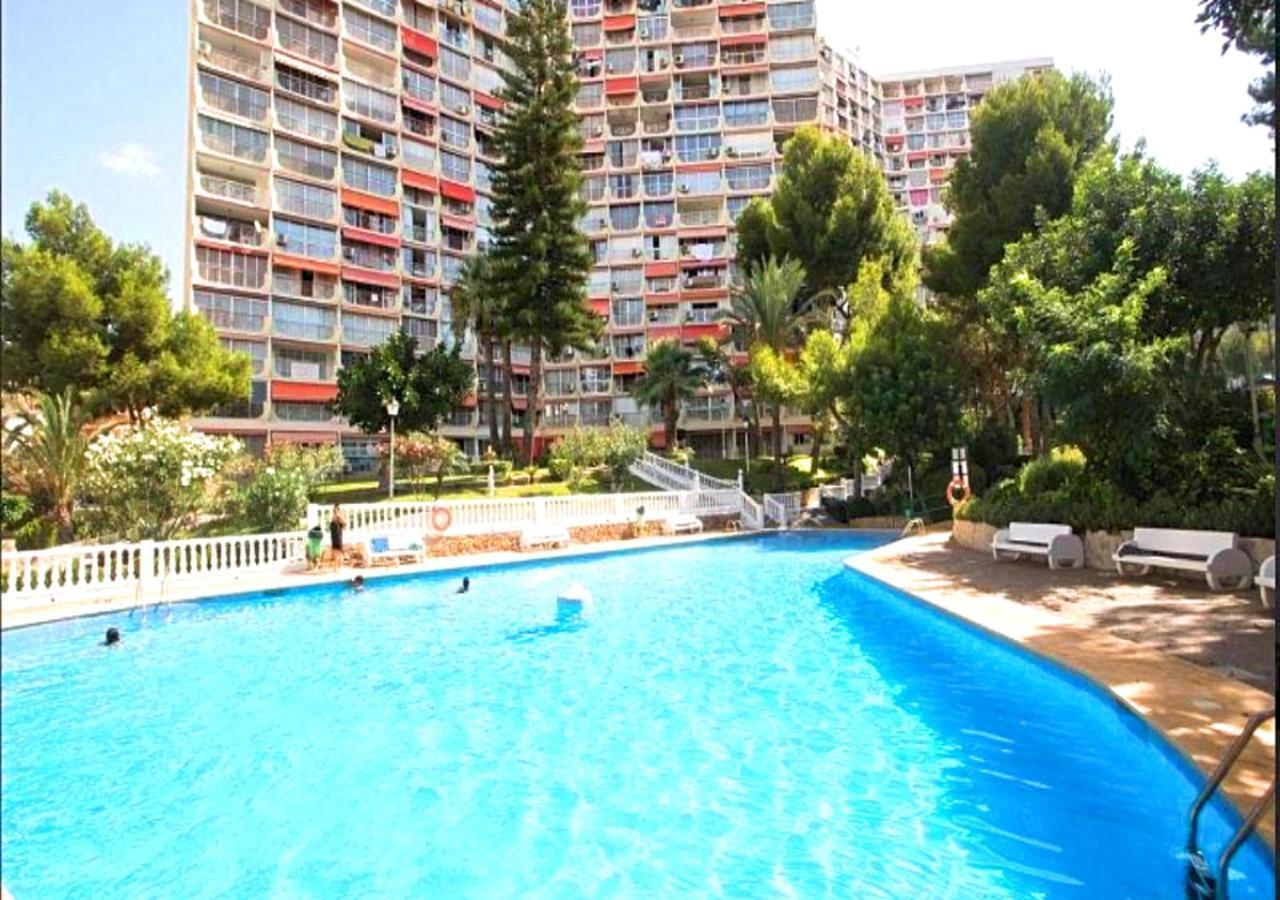 Apartamento Un Dormitorio En Benidorm Bagian luar foto